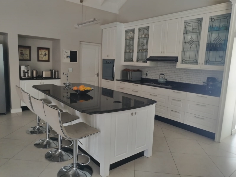 To Let 4 Bedroom Property for Rent in Val De Vie Estate Western Cape